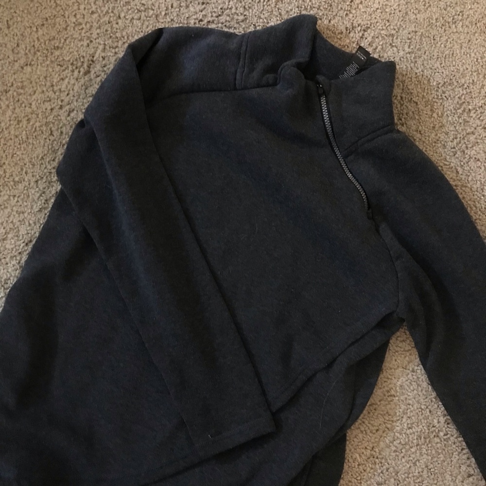 High neck sweatshirt